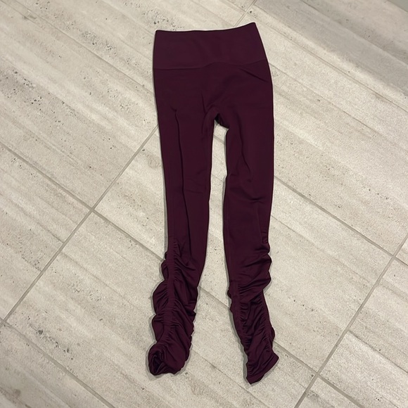 Fabletics Ruched Leggings - Picture 4 of 9